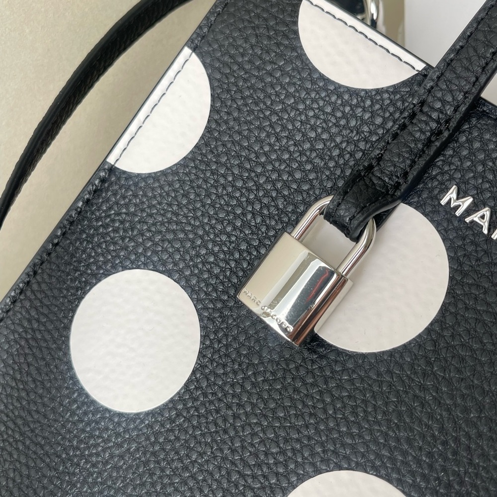 (new+tag) Marc Jacobs grind crossbody black polka dots size 9x8x4 inch - Picture 11 of 15
